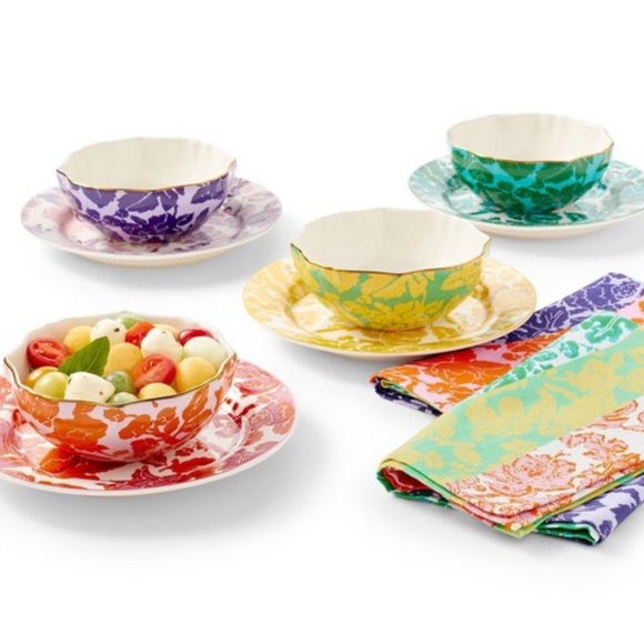 DVF Glass Pitcher - Picture 8 of 13